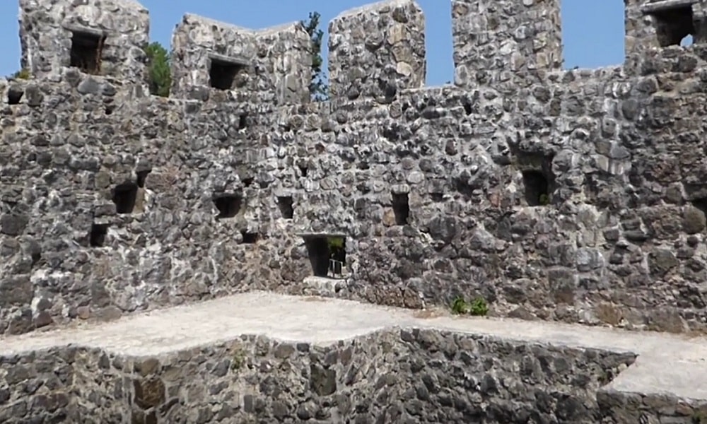 Гонийская крепостная стена